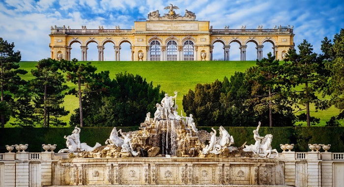 Cung điện và vườn Schonbrunn