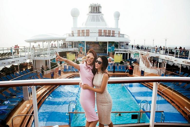 Check-in du thuyền Spectrum of the Seas 5 sao