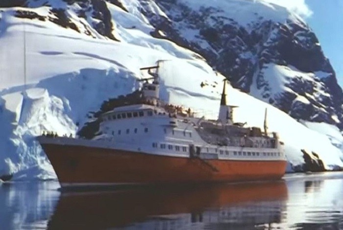 du thuyền đầu tiên đến khám phá Nam Cực: Đoàn khách đầu tiên của tàu Lars-Eric Lindblad gồm 57 người. Ảnh: wiki