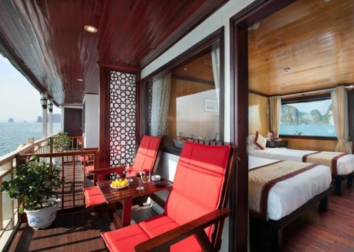 Du thuyền Garden Bay Luxury: Mỗi phòng đều có ban công riêng.