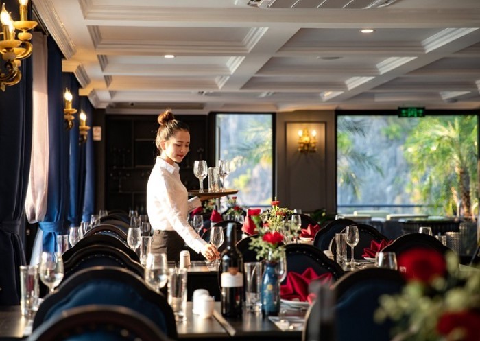  Du thuyền Rosy cruises: Nhà hàng mang phong cách Châu Âu