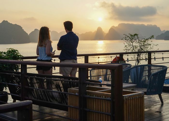 Các trải nghiệm của tour du thuyền Vịnh Hạ Long Peony 5 sao