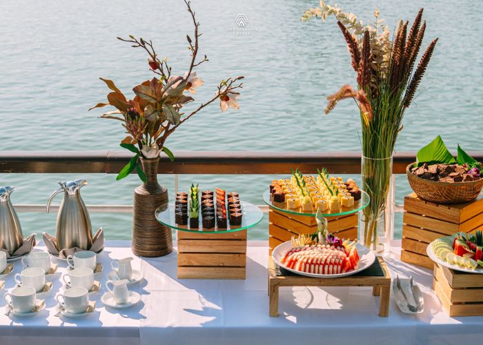 Không gian ẩm thực trên du thuyền Ambassador Signature