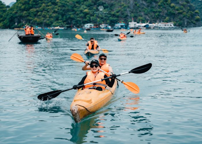 Hoạt động trải nghiệm thú vị trên du thuyền Ambassador Signature