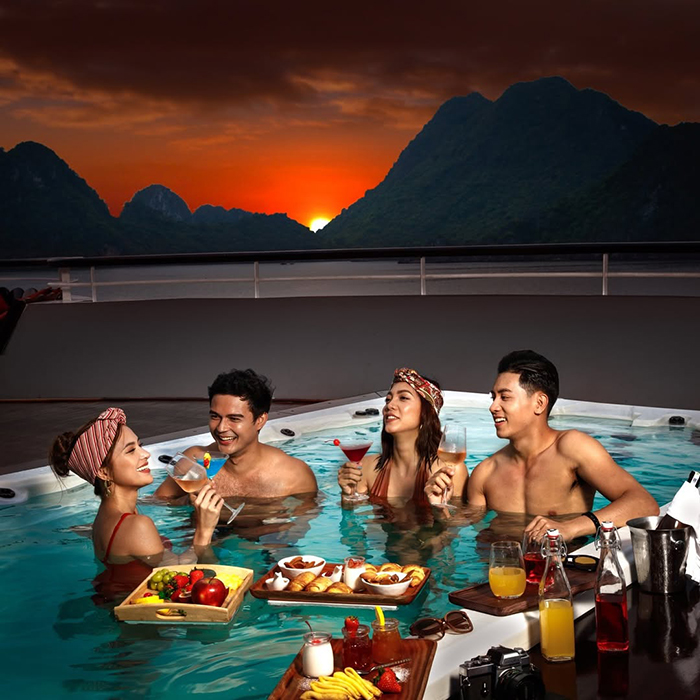 Du thuyền 5 sao Ambassador Cruise (Hạ Long)