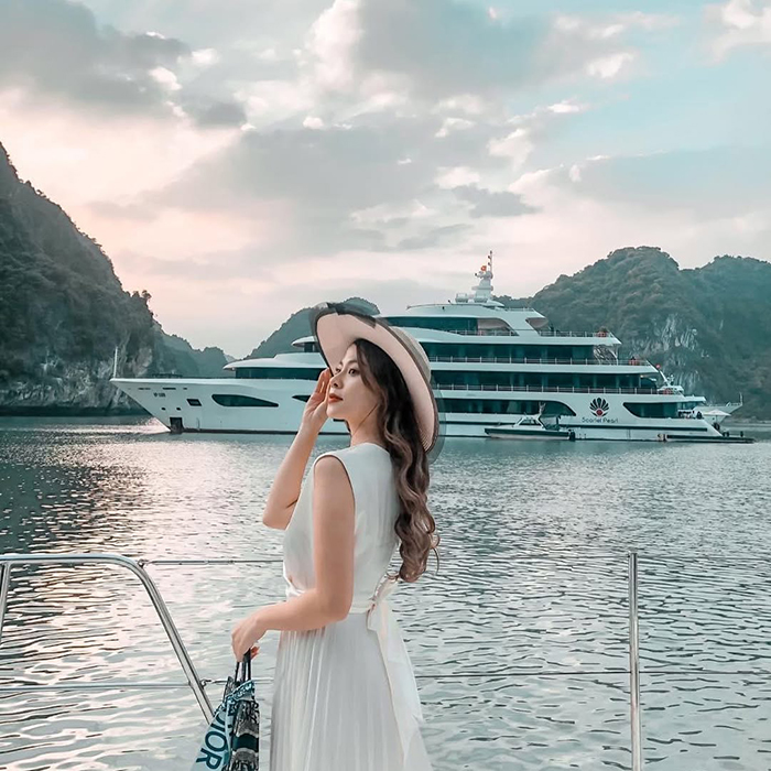 Du thuyền 5 sao Scarlet Pearl (Vịnh Lan Hạ)