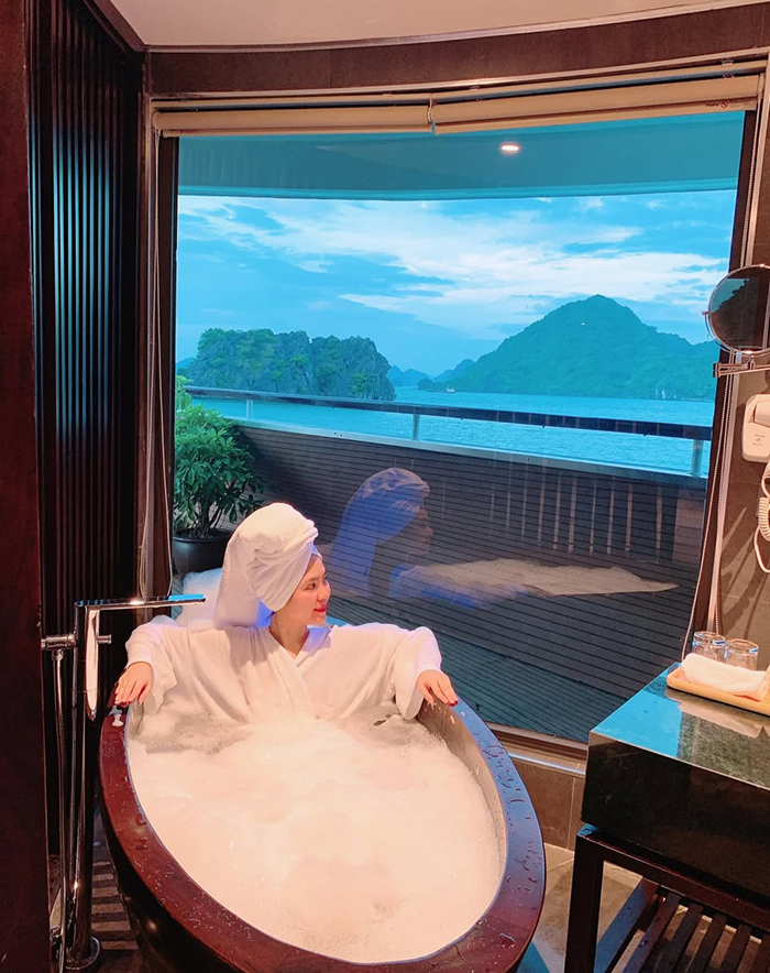 Du thuyền 5 sao miền Bắc sang chảnh Scarlet Pearl Cruise