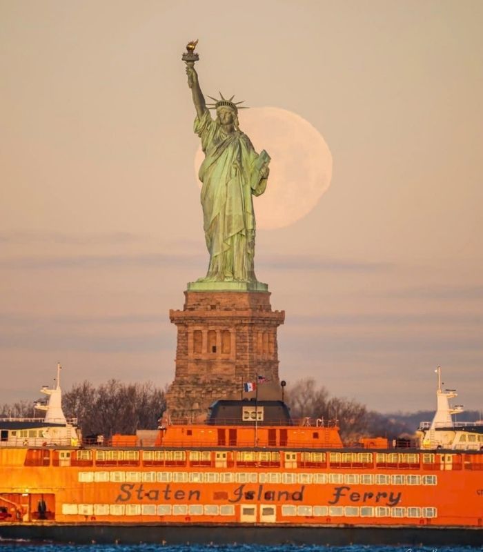 Du thuyền ngắm Tượng Nữ Thần Tự do - Phà Staten Island Ferry