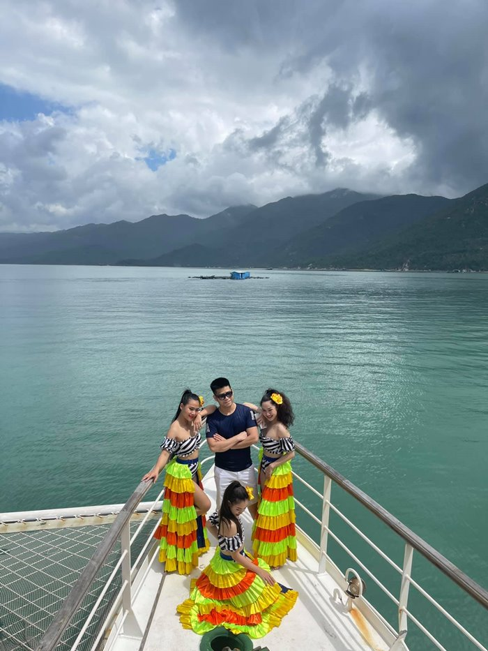 Lovely welcome from Horizon cruise. Photo: Truong Juno