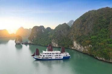 Du thuyền 5 sao Lapinta Cruise: Nét bút xa hoa giữa kỳ quan thế giới Vịnh Hạ Long