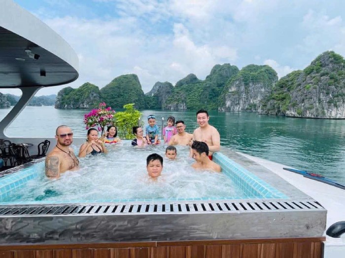 du thuyền Cát Bà Sea Star với nhiều tiện ích
