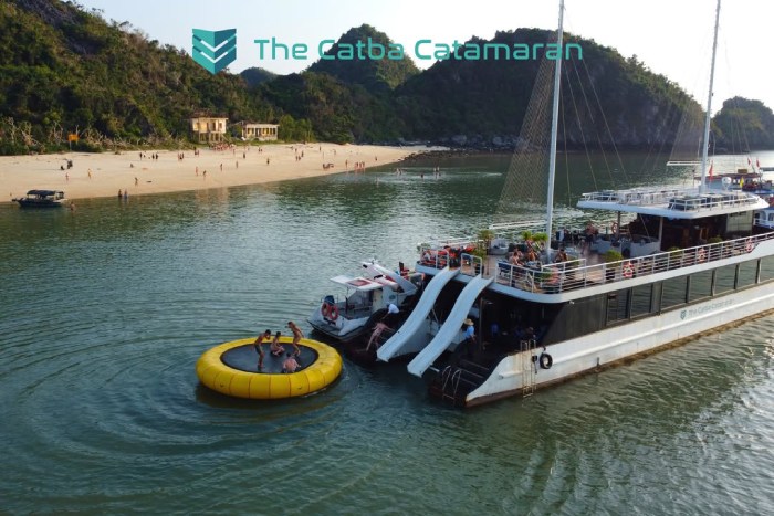 khám phá du thuyền 5 sao Cát Bà trong Catba Catamaran