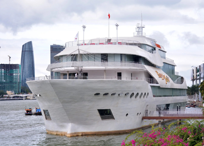 Dịch vụ giải trí và ẩm thực tại Bến Du thuyền DHC Marina Đà Nẵng