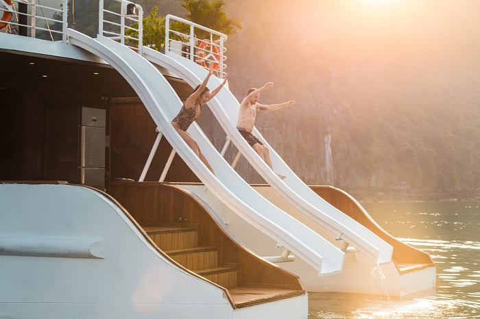 du thuyền Catamaran giải trí 2