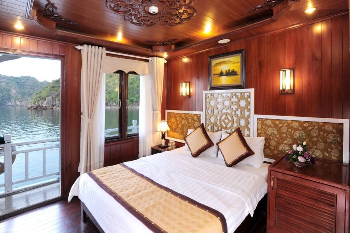 phòng ngủ trên Majestic du thuyền giá phòng dưới 2 triệu ở Hạ Long 