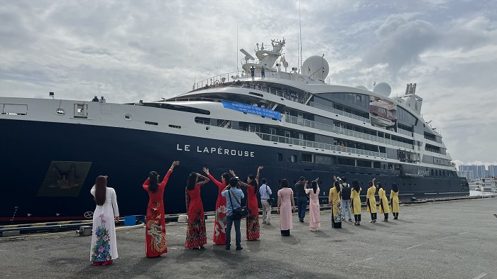 tàu Le Laperouse 