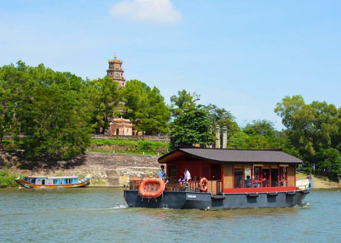 Du lịch du thuyền miền Trung Huế