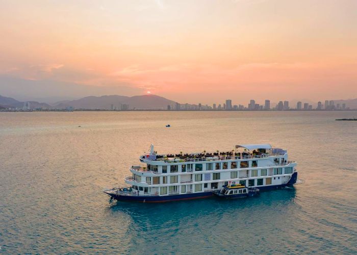 Du lịch du thuyền miền Trung Nha Trang