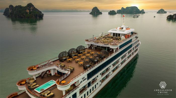 top du thuyền ăn tối ở Hạ Long Ambassador Dinner Cruise