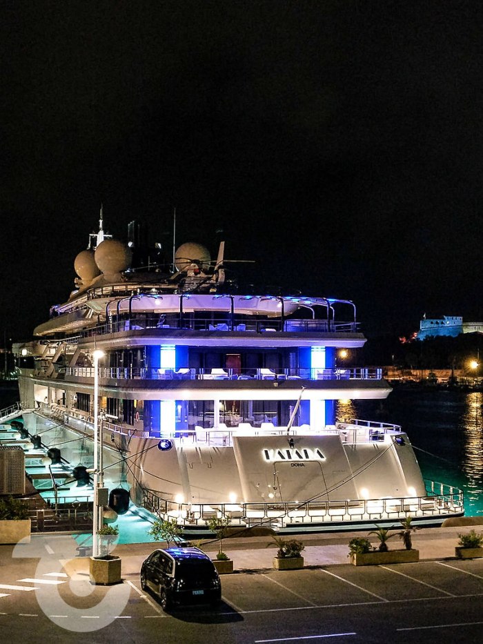Du thuyền Katara 
