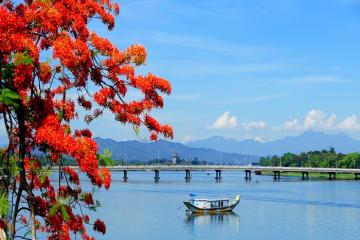 Hành trình khám phá du thuyền Hương Bình, Huế