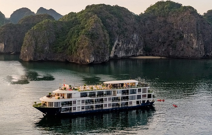 Mon Chéri là du thuyền 5 sao vịnh Hạ Long gây ấn tượng cho du khách bởi không gian hiện đại - Ảnh: https://dulichphuonghoang.vn