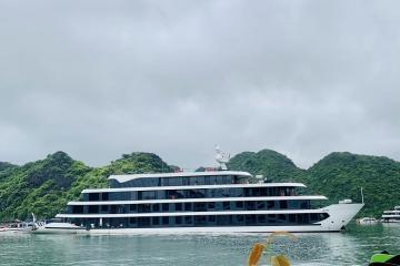 Nghỉ dưỡng đẳng cấp tại du thuyền 5 sao vịnh Hạ Long